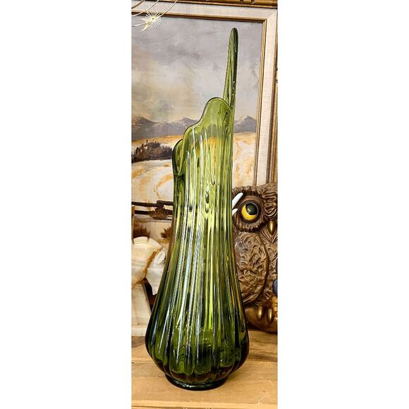 Vintage L.E. Smith 21” Green Simplicity Ribbed Swung Glass Vase Fat Bottom - Picture 3 of 5